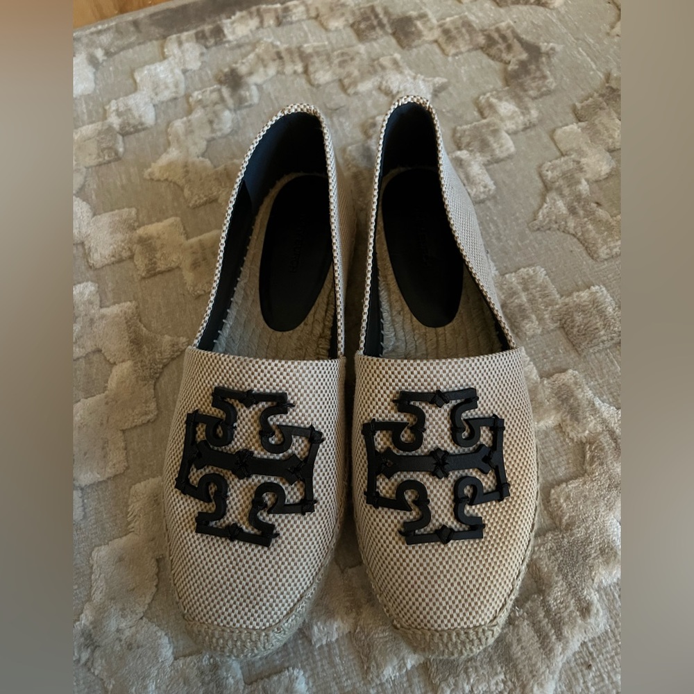 Tory Burch slides 8